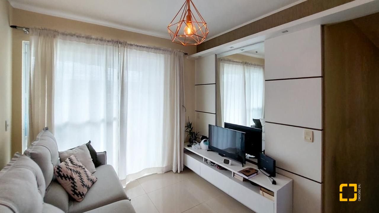 Cobertura com 112m², 4 quartos (sendo 1 suíte), 2 garagens, no bairro Trindade em Florianópolis