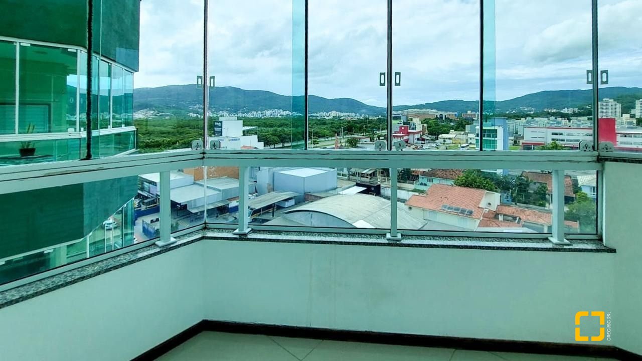 Cobertura com 112m², 4 quartos (sendo 1 suíte), 2 garagens, no bairro Trindade em Florianópolis