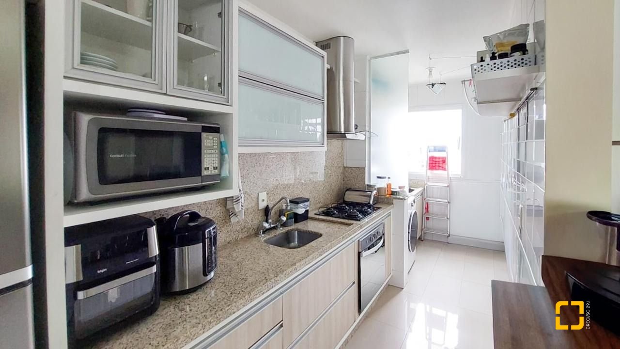 Cobertura com 112m², 4 quartos (sendo 1 suíte), 2 garagens, no bairro Trindade em Florianópolis