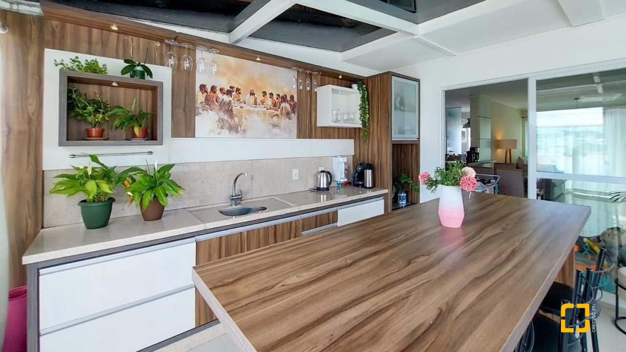 Cobertura com 112m², 4 quartos (sendo 1 suíte), 2 garagens, no bairro Trindade em Florianópolis