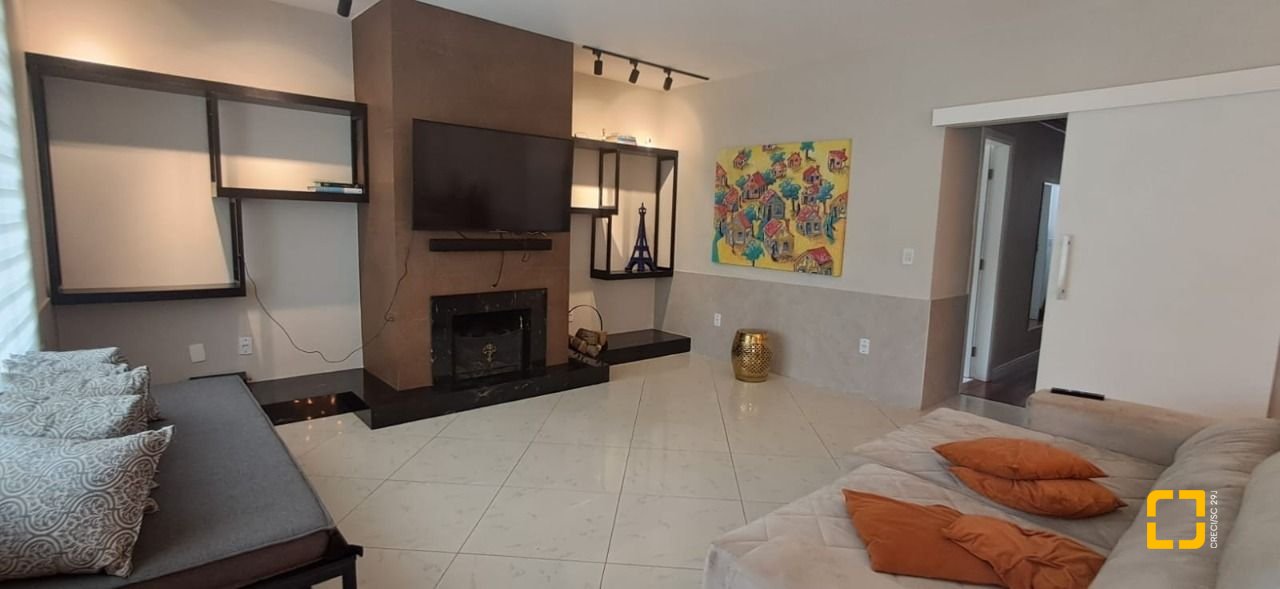 Casa de Condomínio com 328m², 8 quartos (sendo 3 suítes), 4 garagens, no bairro Sambaqui em Florianópolis