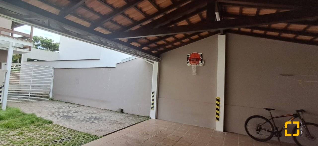 Casa de Condomínio com 328m², 8 quartos (sendo 3 suítes), 4 garagens, no bairro Sambaqui em Florianópolis