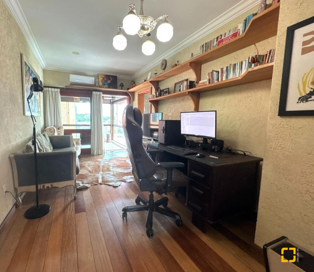 Casa com 407m², 5 quartos (sendo 1 suíte), 6 garagens, no bairro Agronômica em Florianópolis