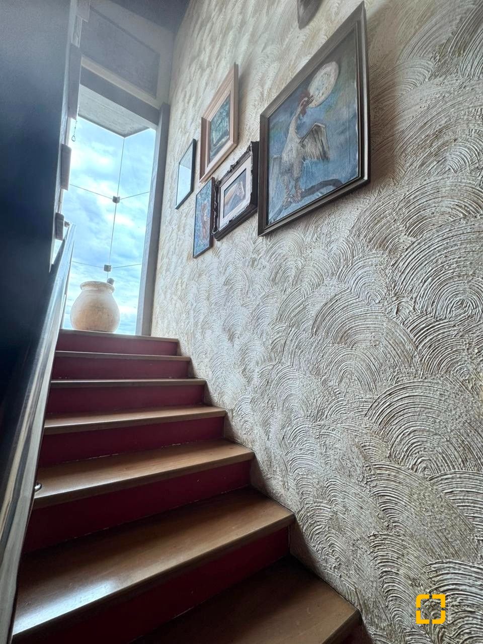 Casa com 407m², 5 quartos (sendo 1 suíte), 6 garagens, no bairro Agronômica em Florianópolis