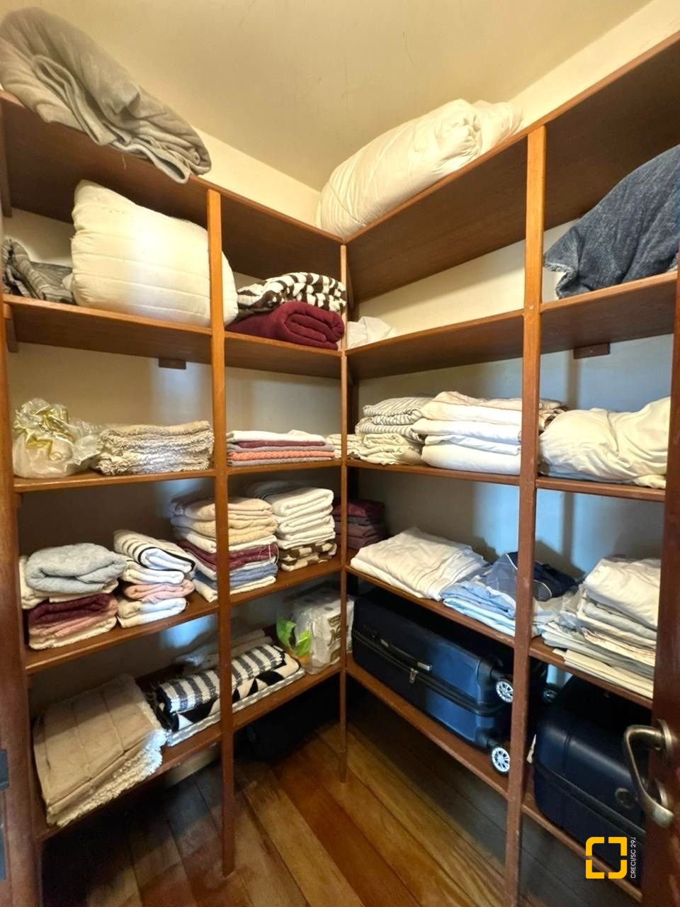 Casa com 407m², 5 quartos (sendo 1 suíte), 6 garagens, no bairro Agronômica em Florianópolis