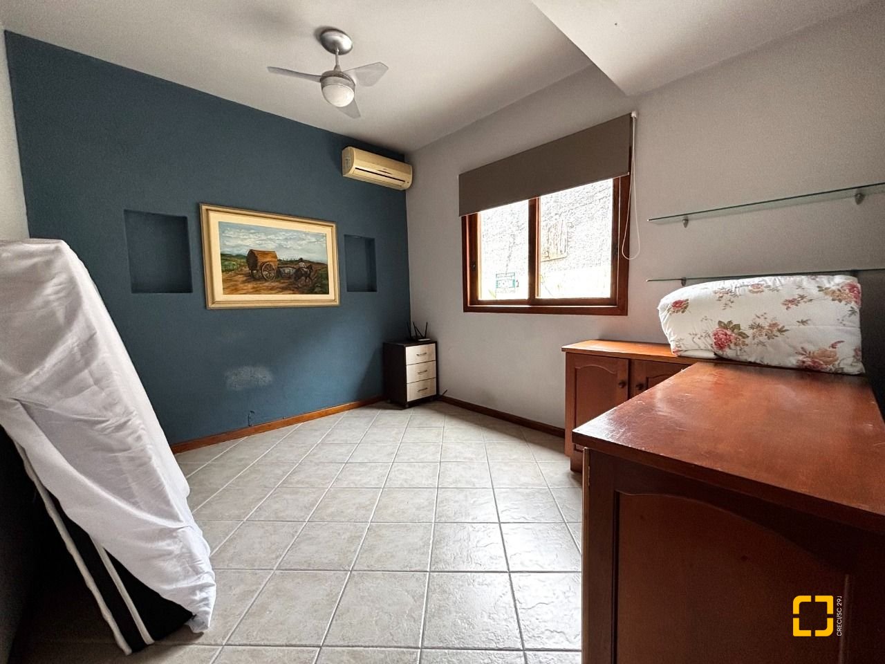 Casa com 407m², 5 quartos (sendo 1 suíte), 6 garagens, no bairro Agronômica em Florianópolis
