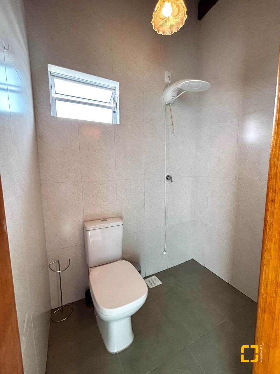 Casa com 407m², 5 quartos (sendo 1 suíte), 6 garagens, no bairro Agronômica em Florianópolis