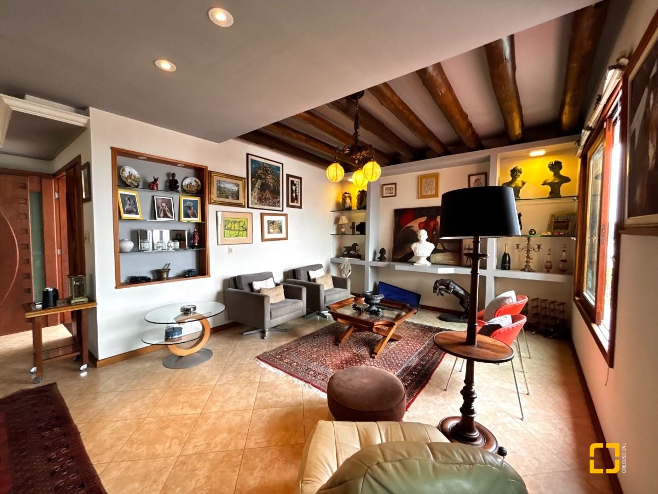 Casa com 407m², 5 quartos (sendo 1 suíte), 6 garagens, no bairro Agronômica em Florianópolis
