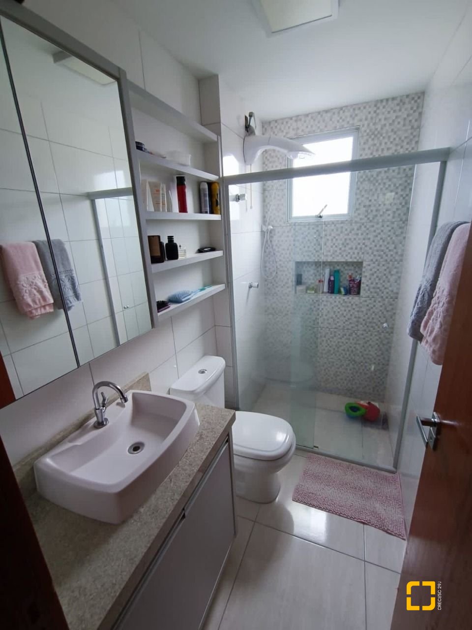 Apartamento com 69m², 2 quartos (sendo 1 suíte), 1 garagem, no bairro Vila Becker em Santo Amaro da Imperatriz