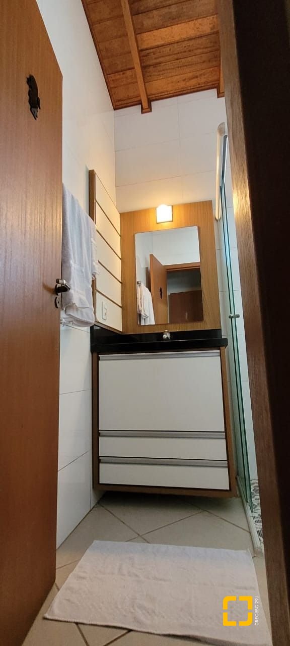 Apartamento com 79m², 3 quartos (sendo 1 suíte), 1 garagem, no bairro Santinho em Florianópolis
