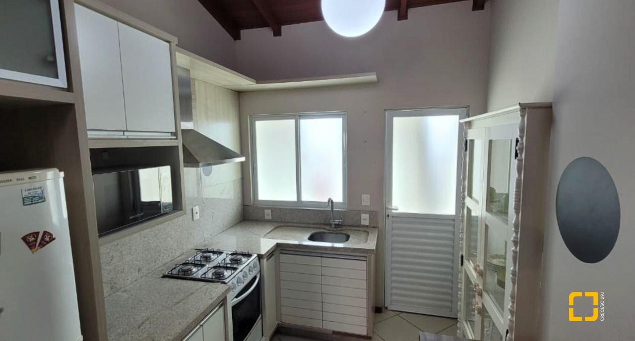 Apartamento com 79m², 3 quartos (sendo 1 suíte), 1 garagem, no bairro Santinho em Florianópolis