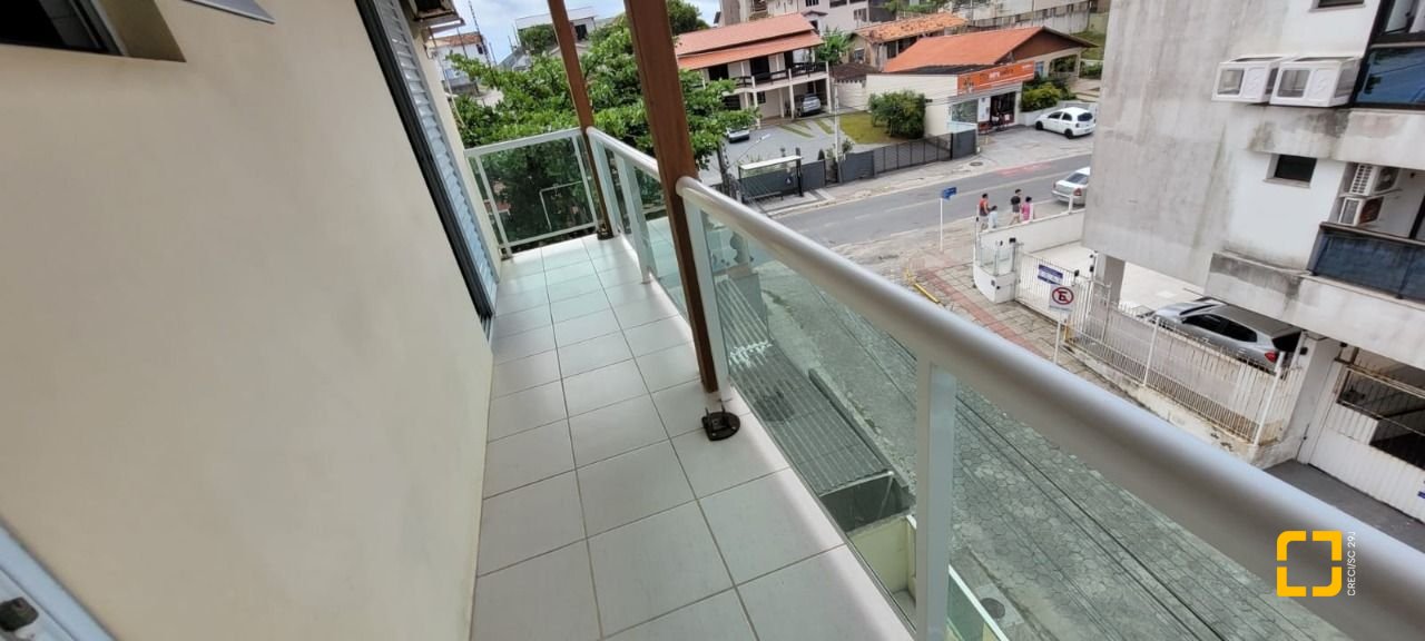 Apartamento com 79m², 4 quartos (sendo 1 suíte), 1 garagem, no bairro Santinho em Florianópolis