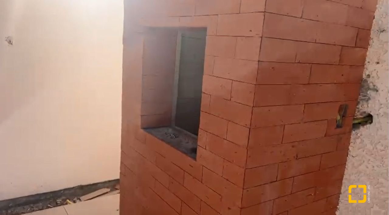 Casa com 127m², 3 quartos (sendo 1 suíte), 3 garagens, no bairro São João do Rio Vermelho em Florianópolis