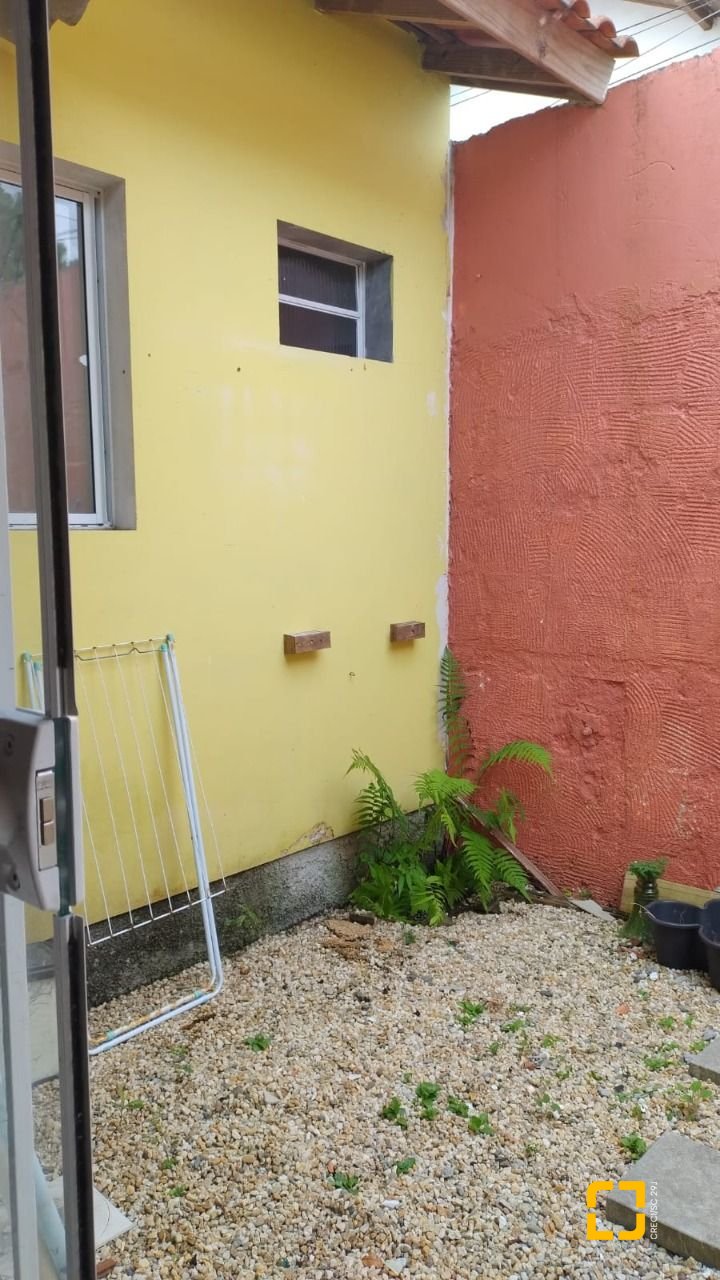 Casa com 54m², 3 quartos, 1 garagem, no bairro Barra do Sambaqui em Florianópolis