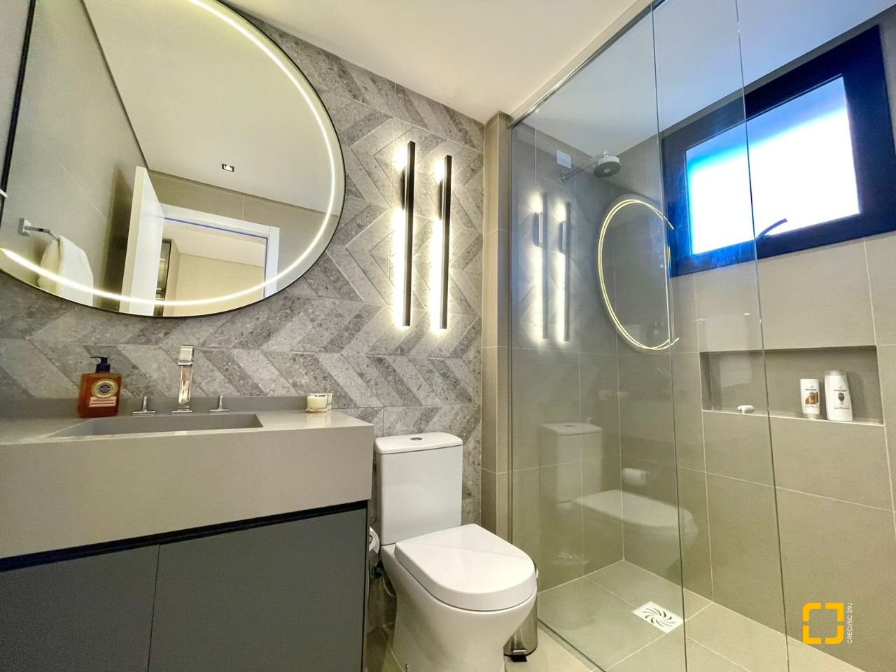 Apartamento com 149m², 6 quartos (sendo 3 suítes), 2 garagens, no bairro Jurerê em Florianópolis