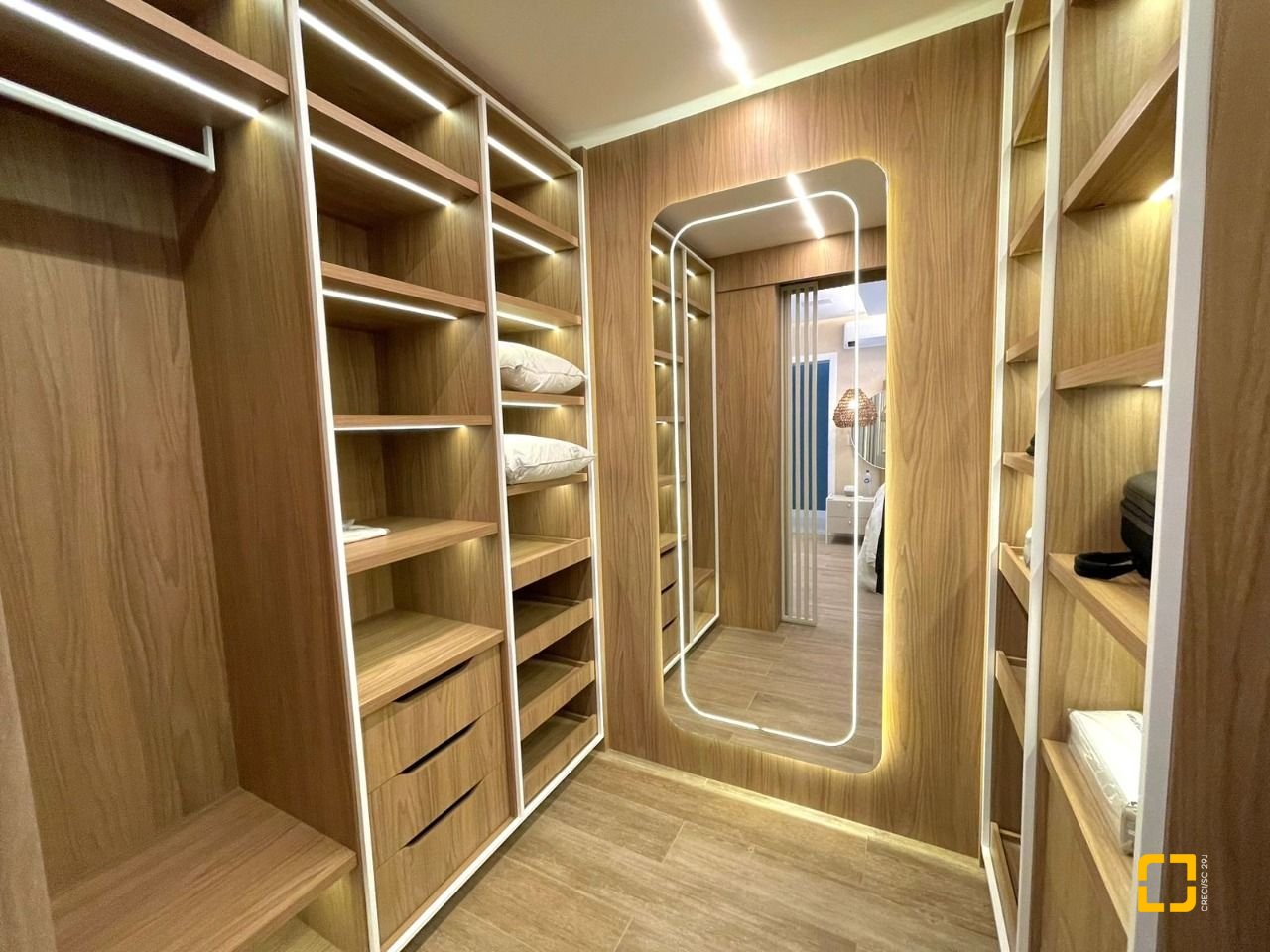 Apartamento com 149m², 6 quartos (sendo 3 suítes), 2 garagens, no bairro Jurerê em Florianópolis