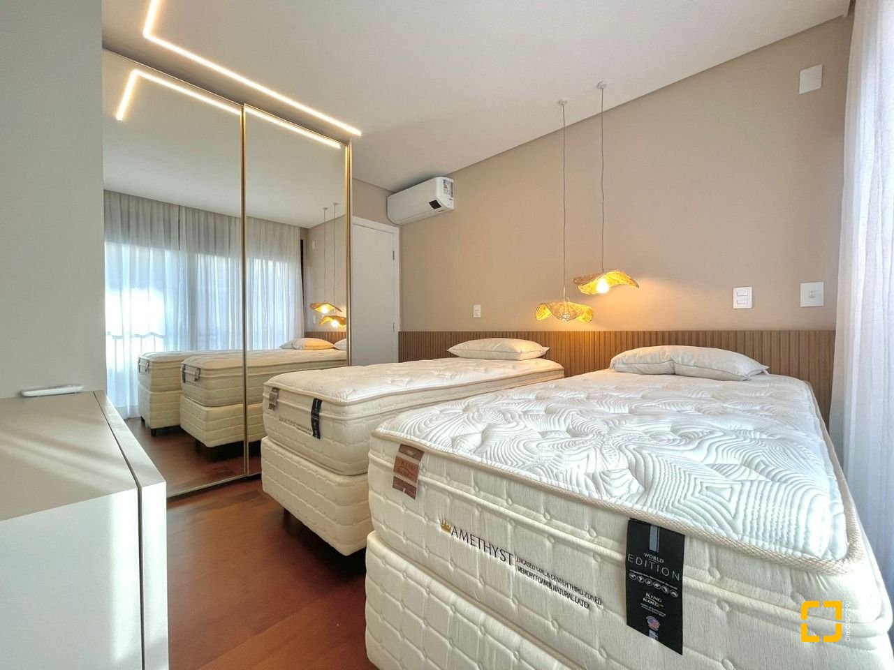 Apartamento com 149m², 6 quartos (sendo 3 suítes), 2 garagens, no bairro Jurerê em Florianópolis
