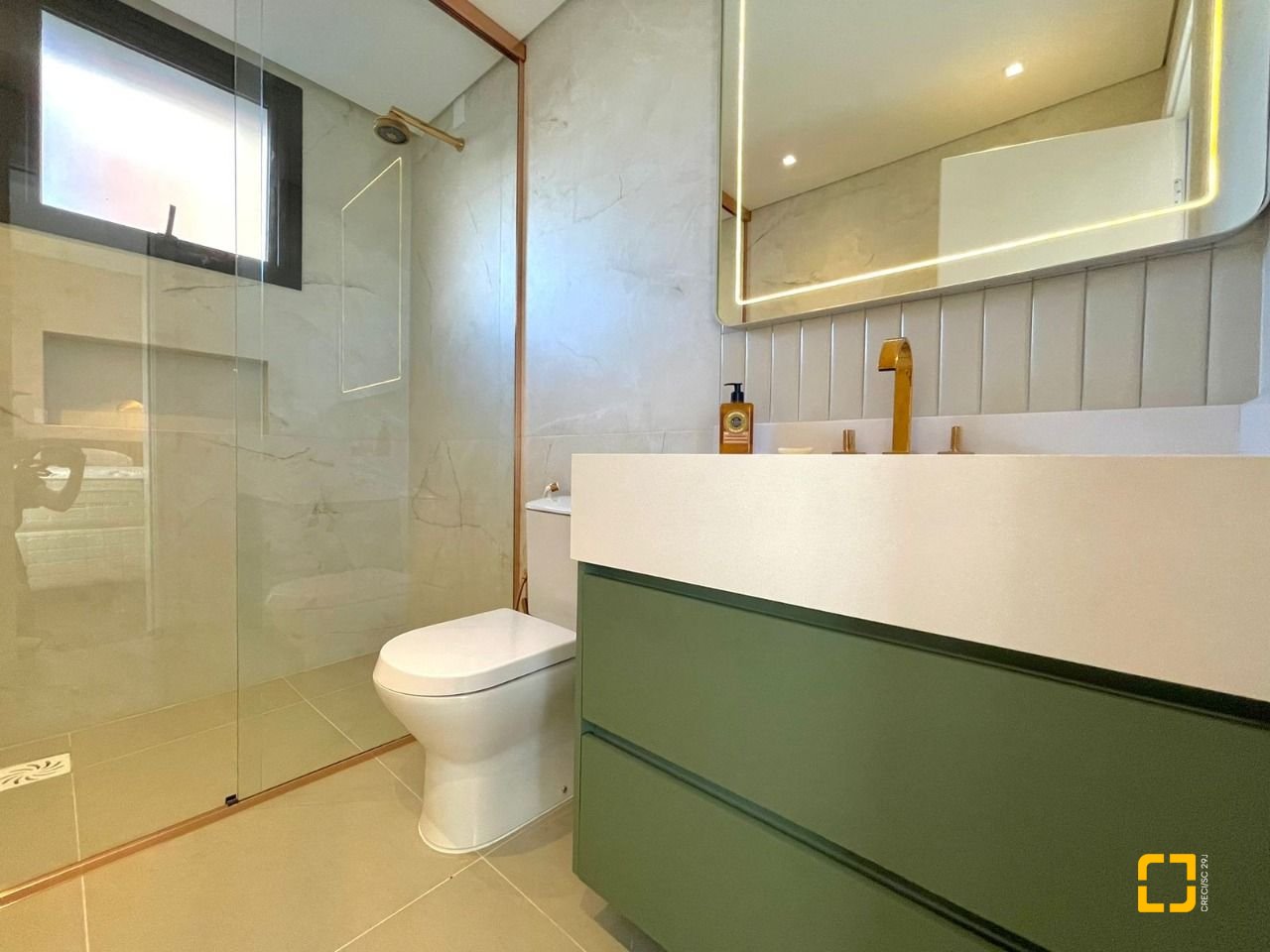 Apartamento com 149m², 6 quartos (sendo 3 suítes), 2 garagens, no bairro Jurerê em Florianópolis