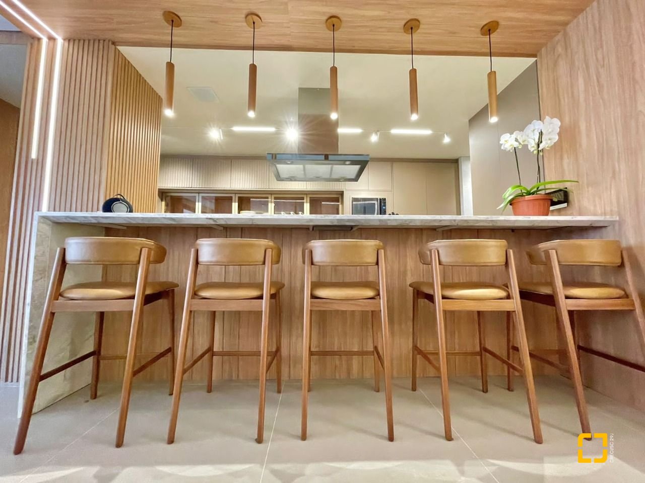 Apartamento com 149m², 6 quartos (sendo 3 suítes), 2 garagens, no bairro Jurerê em Florianópolis