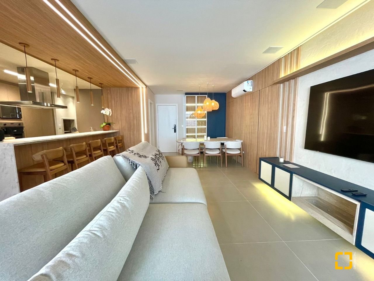 Apartamento com 149m², 6 quartos (sendo 3 suítes), 2 garagens, no bairro Jurerê em Florianópolis