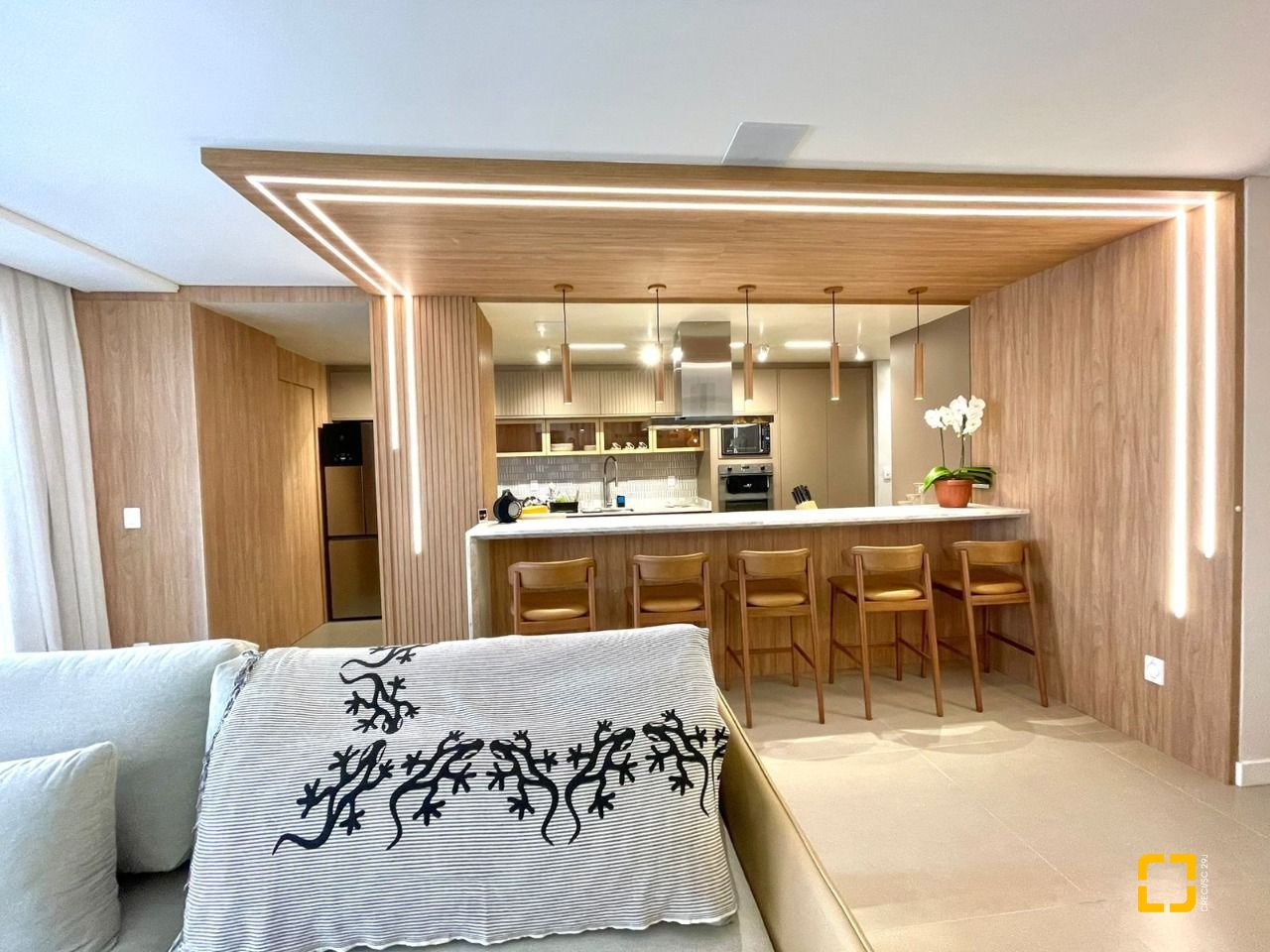 Apartamento com 149m², 6 quartos (sendo 3 suítes), 2 garagens, no bairro Jurerê em Florianópolis