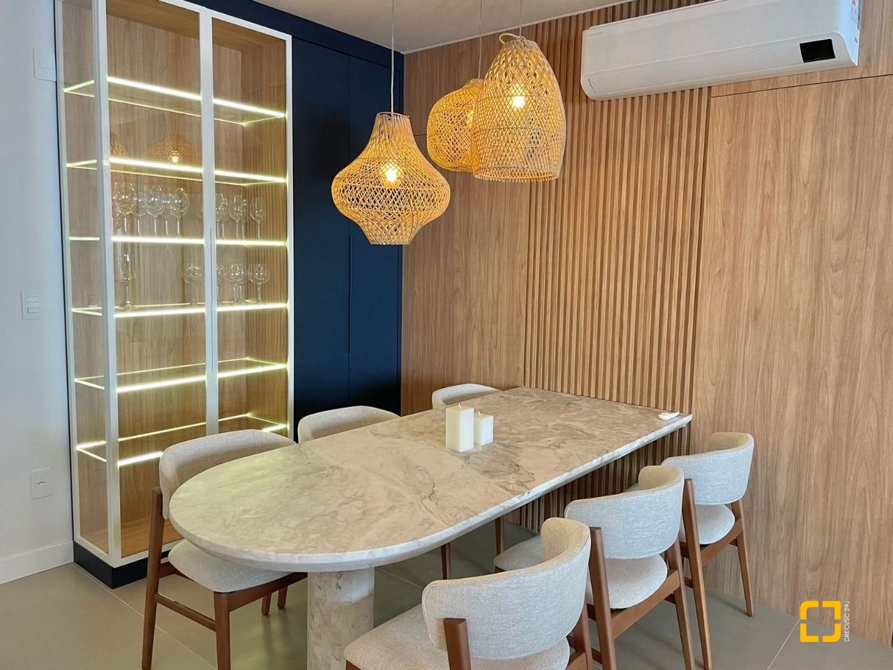 Apartamento com 149m², 6 quartos (sendo 3 suítes), 2 garagens, no bairro Jurerê em Florianópolis