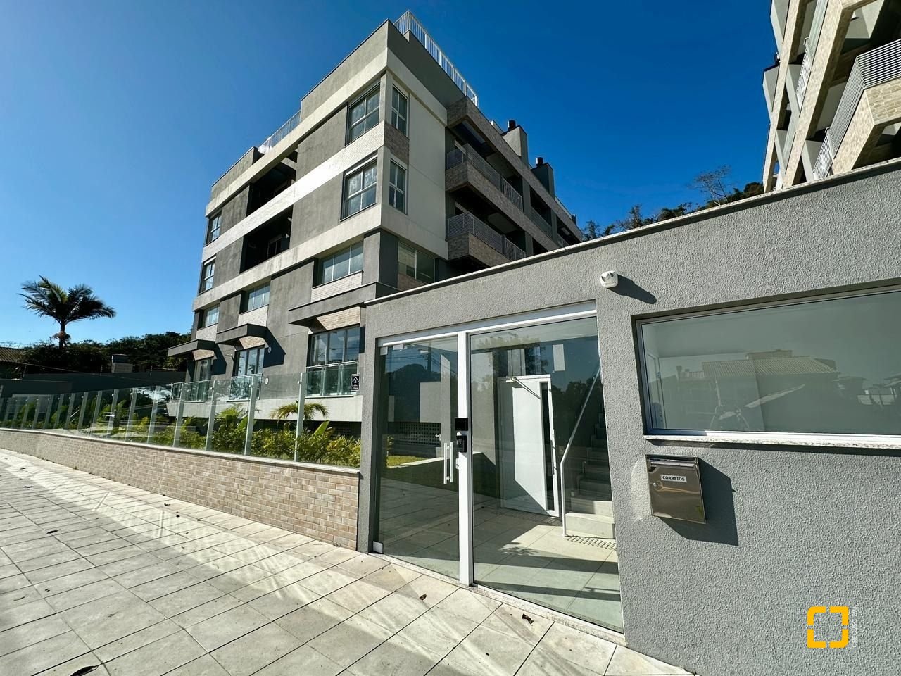 Loft com 43m², 1 quarto (sendo 1 suíte), 1 garagem, no bairro Ribeirão da Ilha em Florianópolis