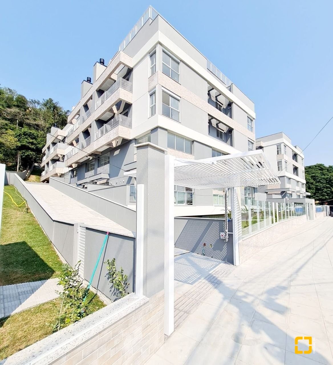 Loft com 43m², 1 quarto (sendo 1 suíte), 1 garagem, no bairro Ribeirão da Ilha em Florianópolis