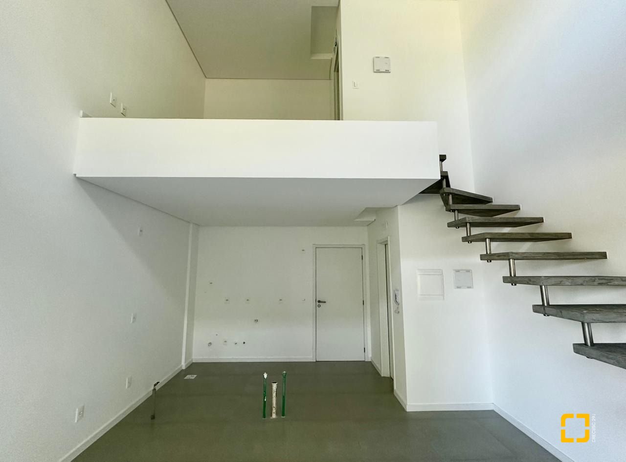 Loft com 43m², 1 quarto (sendo 1 suíte), 1 garagem, no bairro Ribeirão da Ilha em Florianópolis