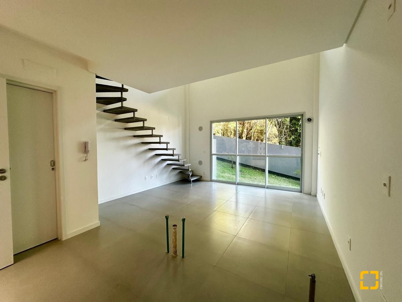 Loft com 43m², 1 quarto (sendo 1 suíte), 1 garagem, no bairro Ribeirão da Ilha em Florianópolis