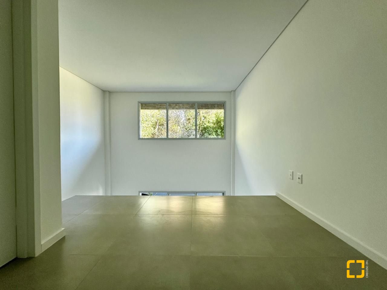 Loft com 43m², 1 quarto (sendo 1 suíte), 1 garagem, no bairro Ribeirão da Ilha em Florianópolis