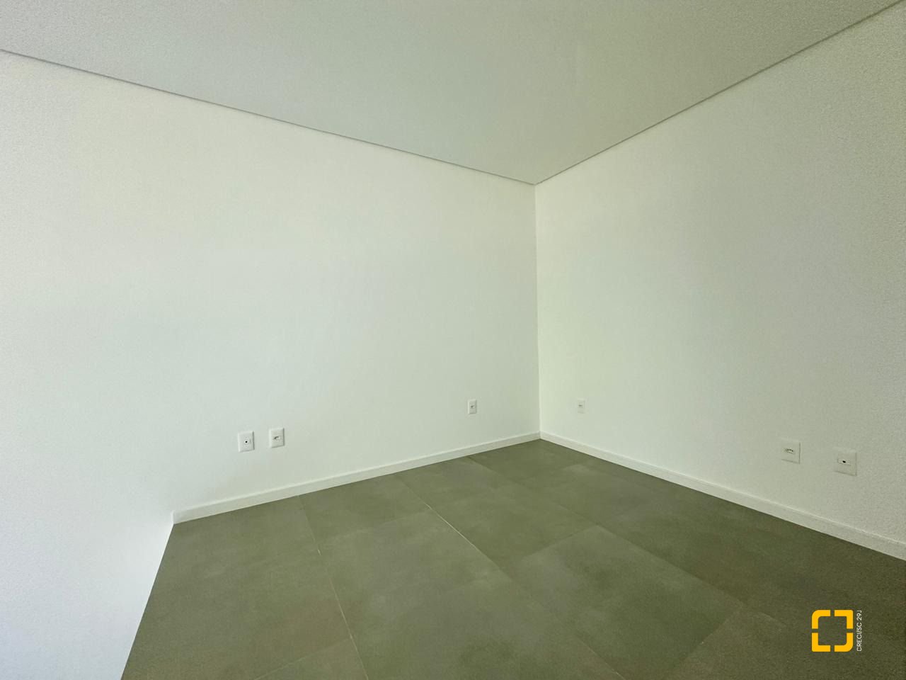 Loft com 43m², 1 quarto (sendo 1 suíte), 1 garagem, no bairro Ribeirão da Ilha em Florianópolis