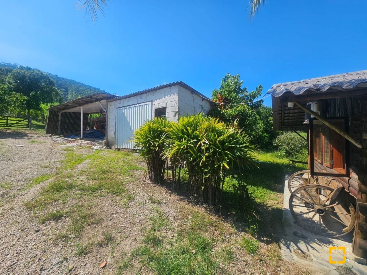 Sítio com 3699m², 2 quartos, no bairro Fazenda em Biguaçu