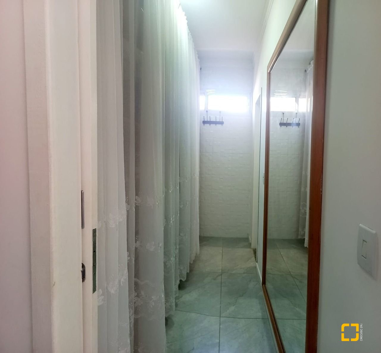Casa com 257m², 8 quartos (sendo 2 suítes), 2 garagens, no bairro Ingleses em Florianópolis
