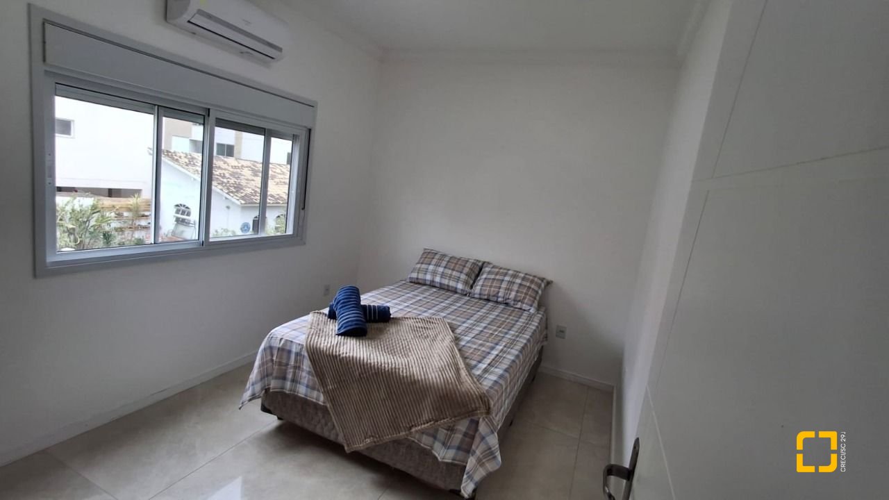 Casa com 257m², 8 quartos (sendo 2 suítes), 2 garagens, no bairro Ingleses em Florianópolis