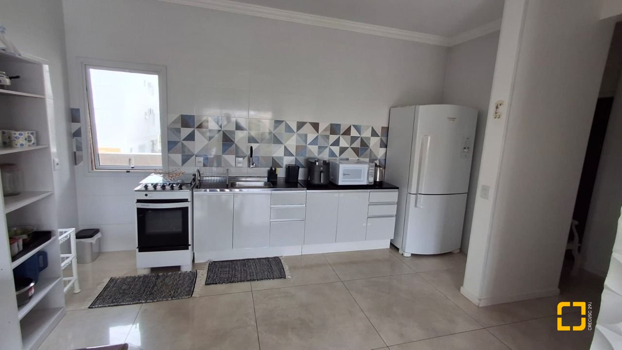 Casa com 257m², 8 quartos (sendo 2 suítes), 2 garagens, no bairro Ingleses em Florianópolis