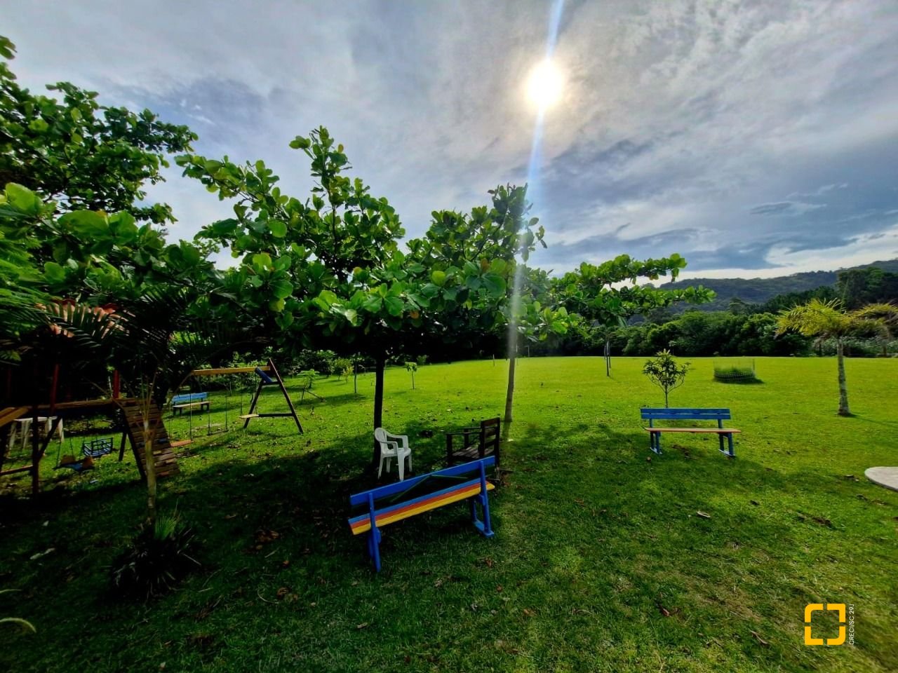 Casa com 257m², 8 quartos (sendo 2 suítes), 2 garagens, no bairro Ingleses em Florianópolis