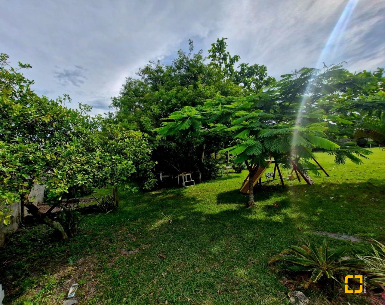 Casa com 257m², 8 quartos (sendo 2 suítes), 2 garagens, no bairro Ingleses em Florianópolis
