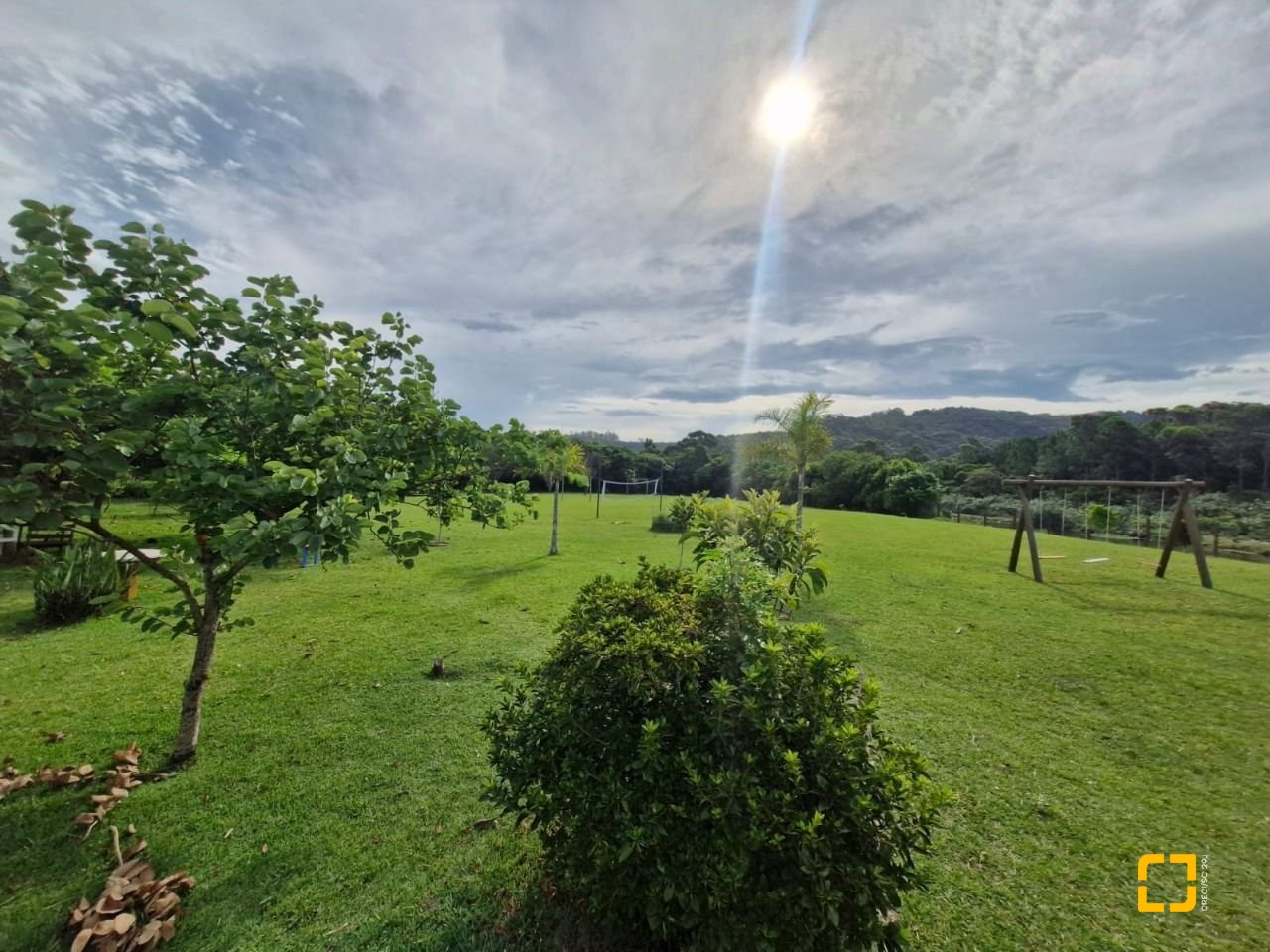 Casa com 257m², 8 quartos (sendo 2 suítes), 2 garagens, no bairro Ingleses em Florianópolis