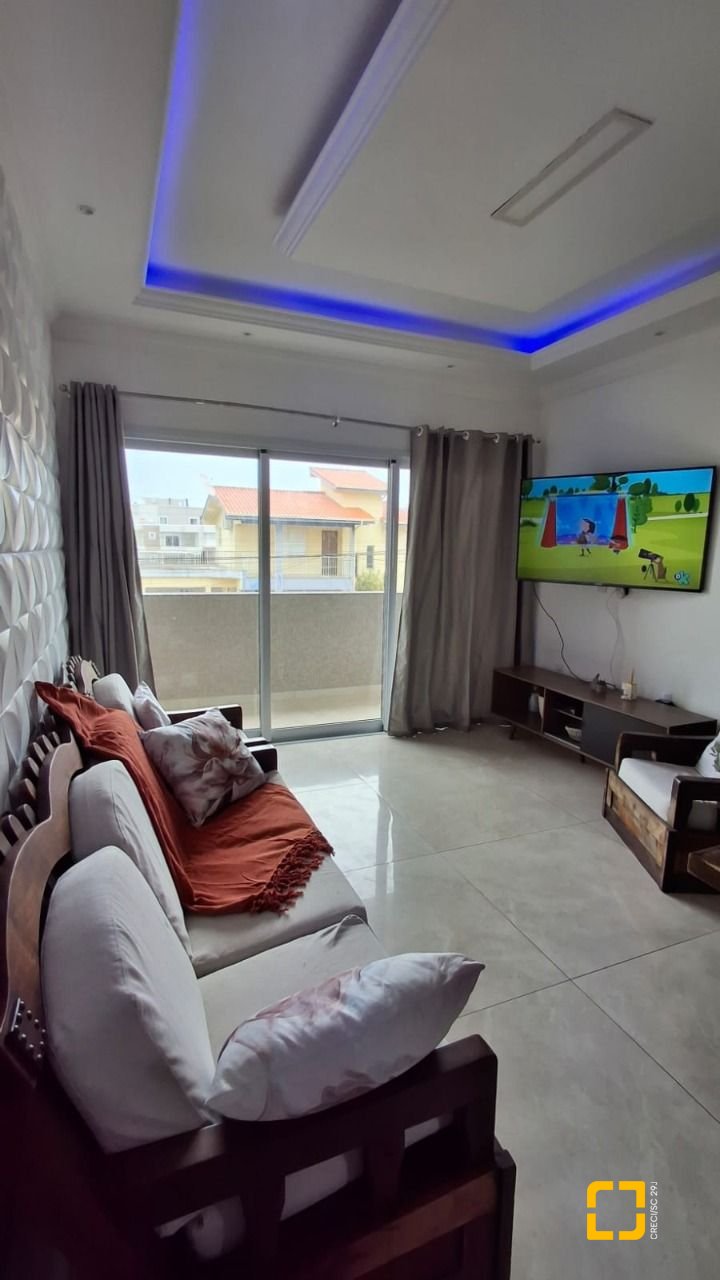 Casa com 257m², 8 quartos (sendo 2 suítes), 2 garagens, no bairro Ingleses em Florianópolis