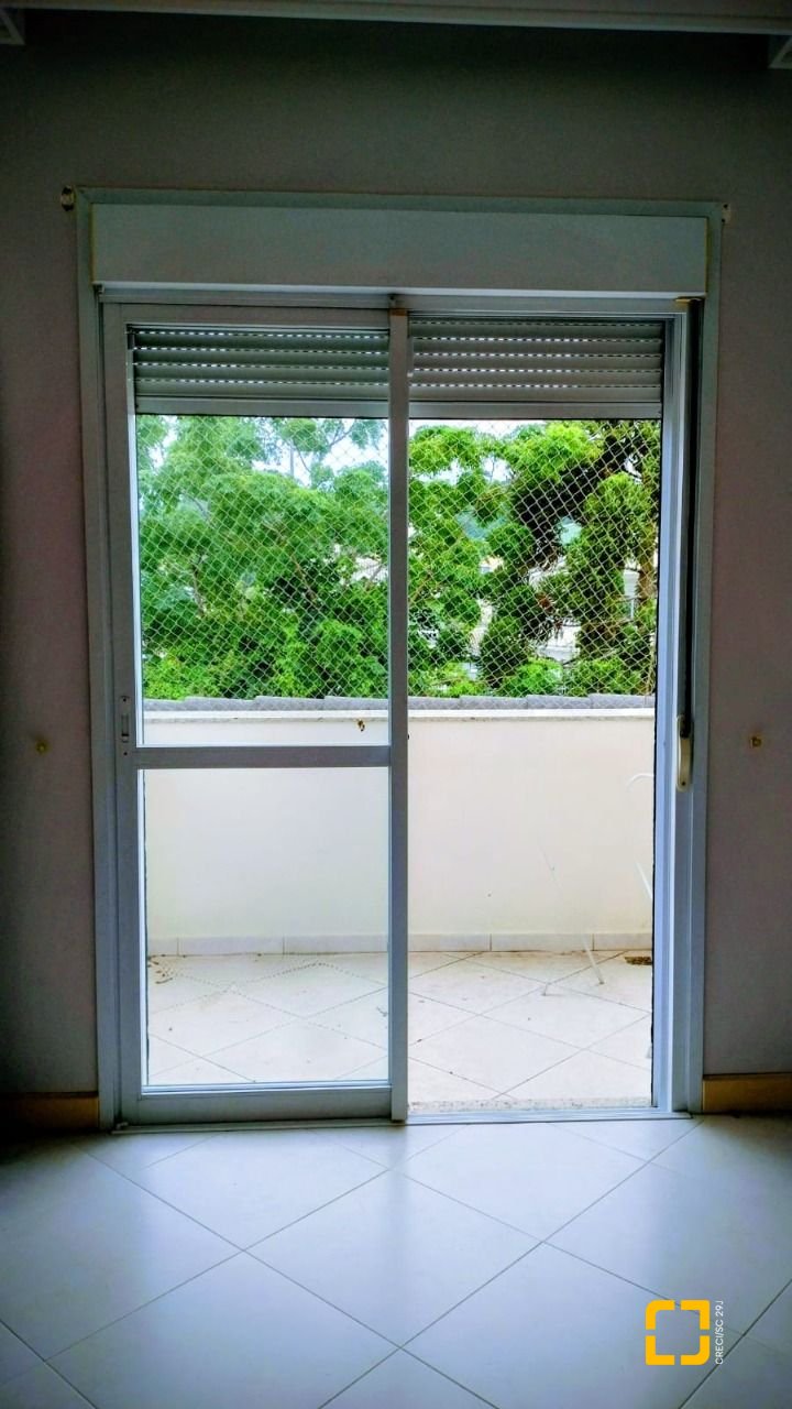 Casa com 286m², 6 quartos (sendo 3 suítes), 2 garagens, no bairro Jurerê em Florianópolis