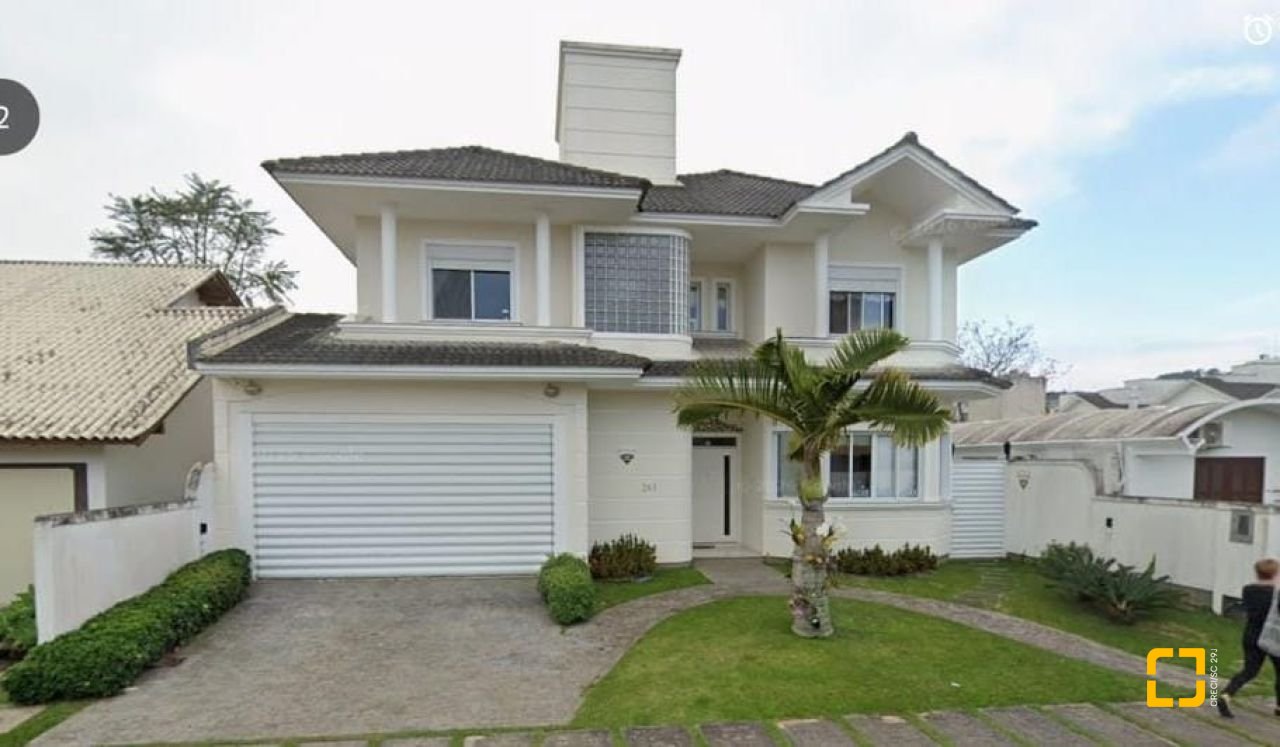 Casa com 286m², 6 quartos (sendo 3 suítes), 2 garagens, no bairro Jurerê em Florianópolis