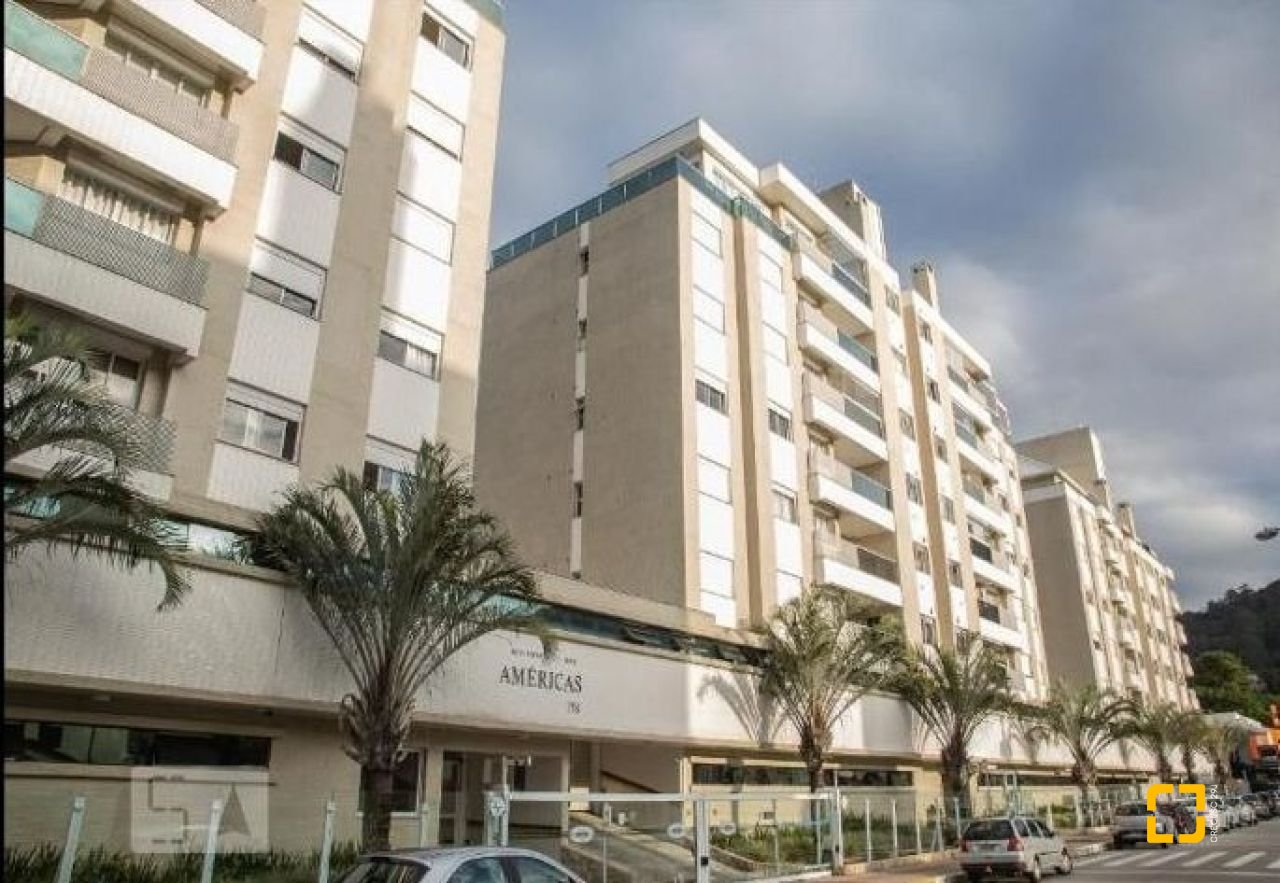 Cobertura com 116m², 6 quartos (sendo 3 suítes), 2 garagens, no bairro Trindade em Florianópolis