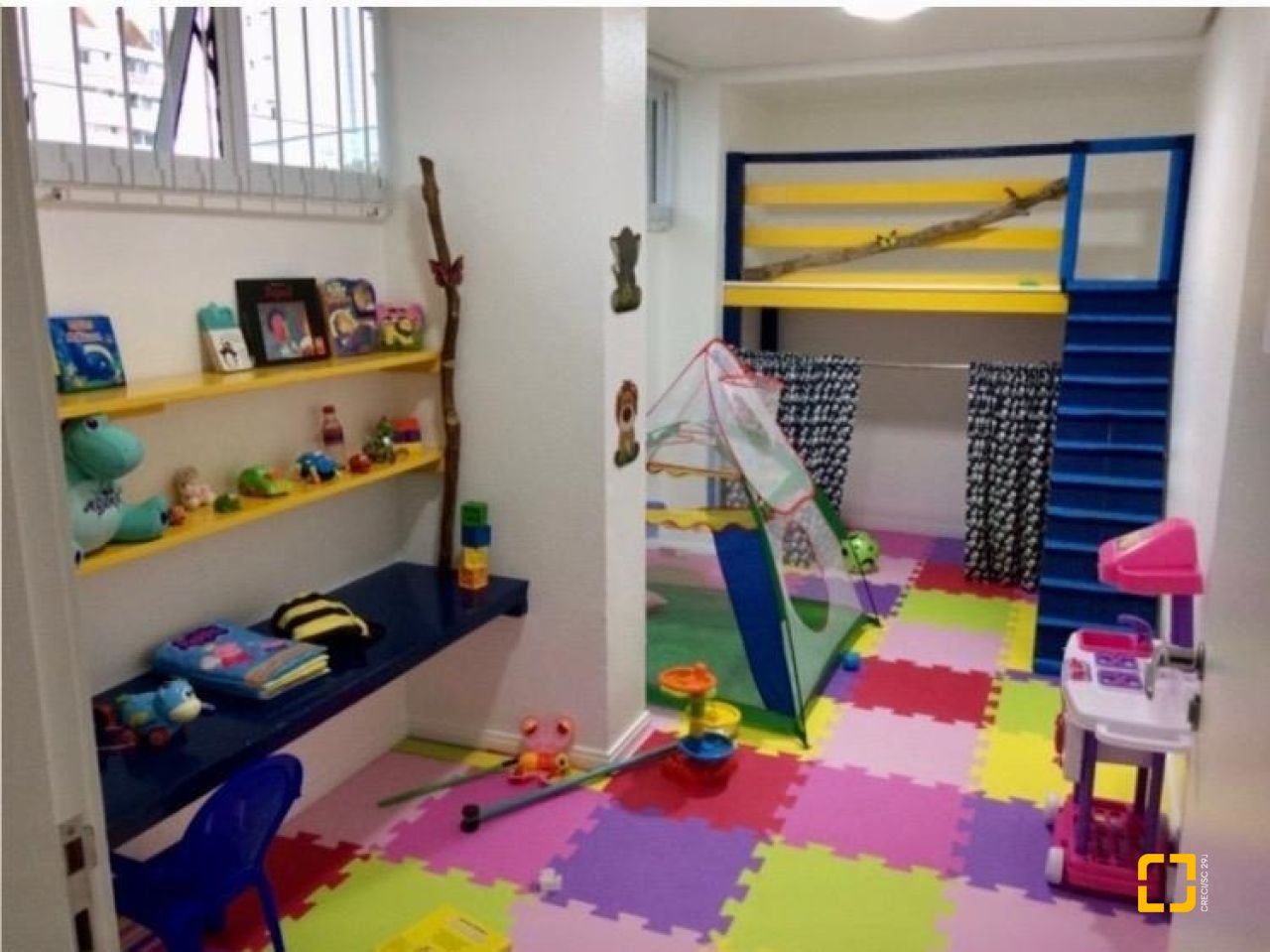 Cobertura com 116m², 6 quartos (sendo 3 suítes), 2 garagens, no bairro Trindade em Florianópolis