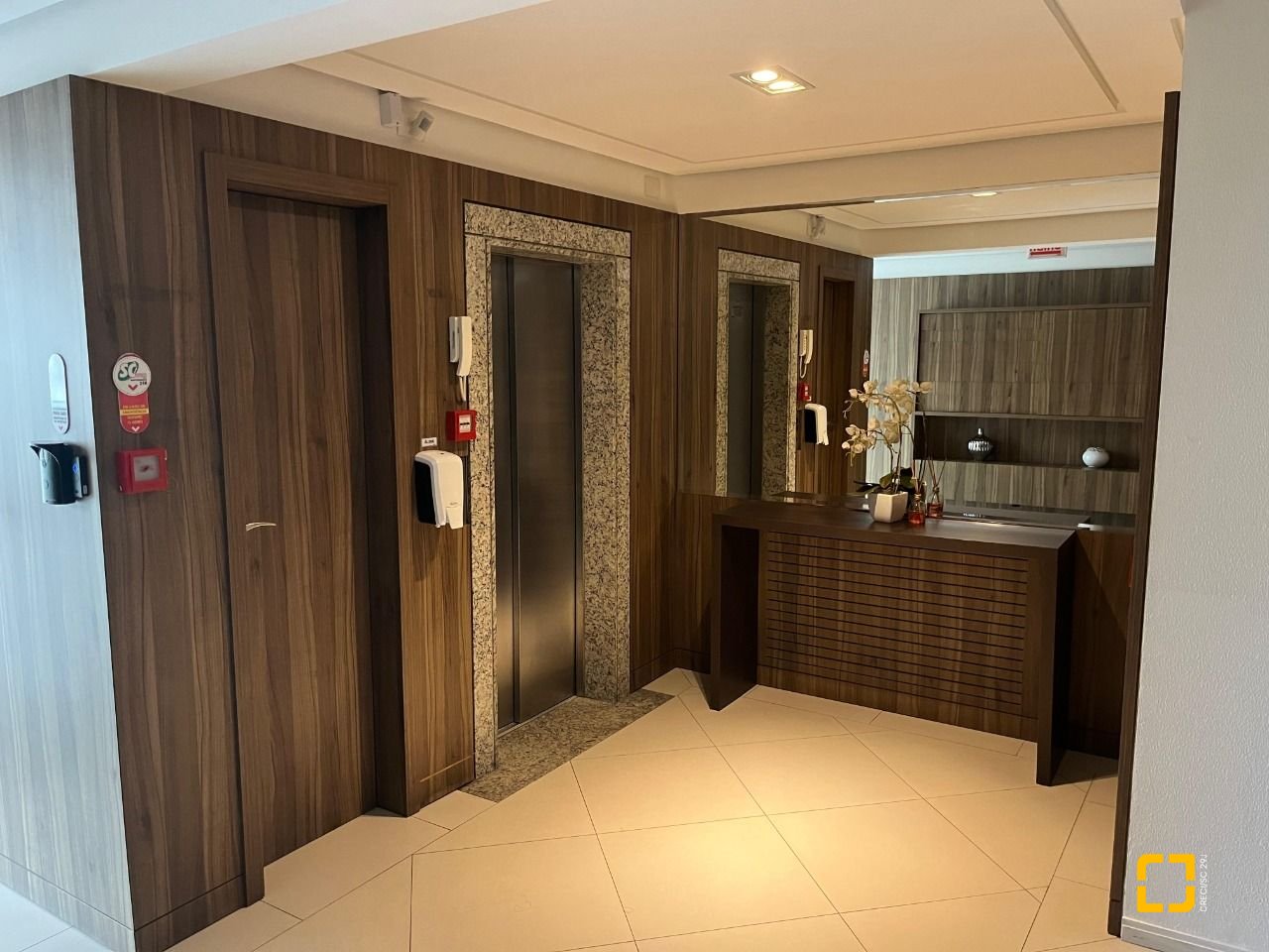Cobertura com 116m², 6 quartos (sendo 3 suítes), 2 garagens, no bairro Trindade em Florianópolis
