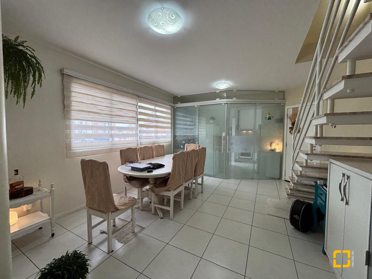 Cobertura com 116m², 6 quartos (sendo 3 suítes), 2 garagens, no bairro Trindade em Florianópolis