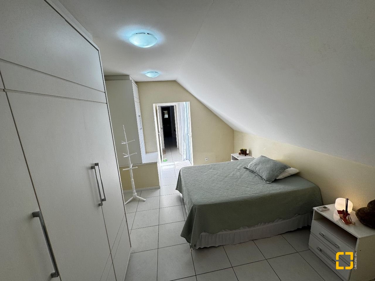 Cobertura com 116m², 6 quartos (sendo 3 suítes), 2 garagens, no bairro Trindade em Florianópolis