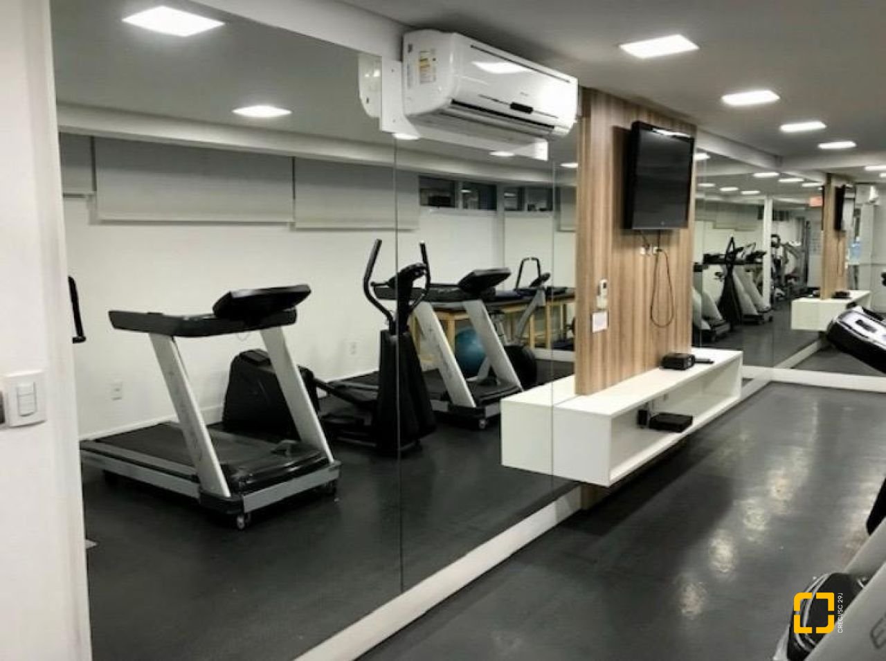Cobertura com 116m², 6 quartos (sendo 3 suítes), 2 garagens, no bairro Trindade em Florianópolis