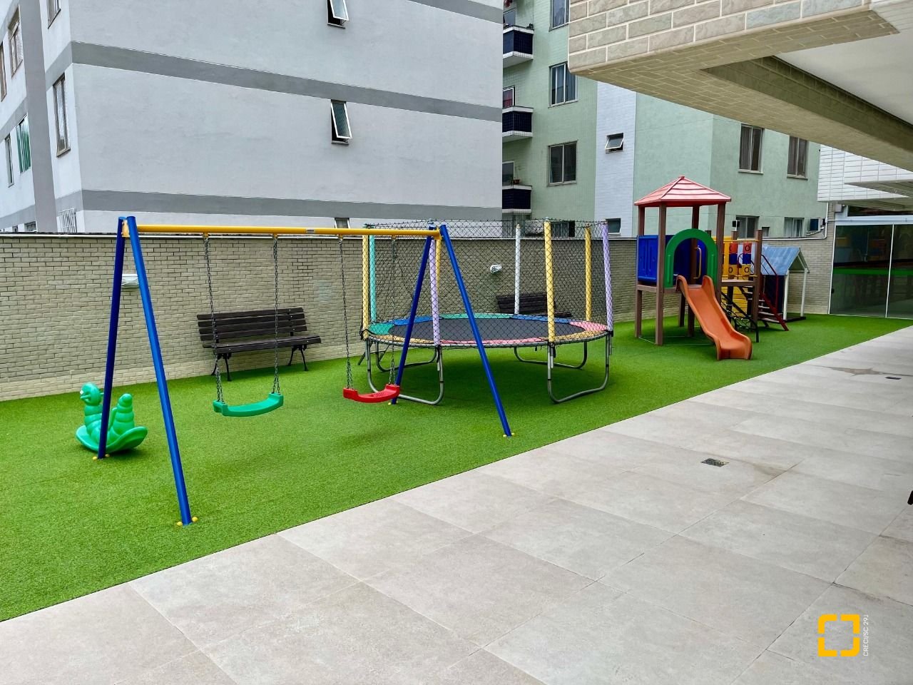 Cobertura com 116m², 6 quartos (sendo 3 suítes), 2 garagens, no bairro Trindade em Florianópolis