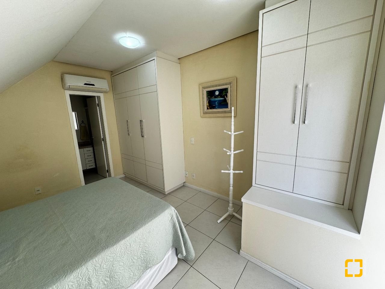 Cobertura com 116m², 6 quartos (sendo 3 suítes), 2 garagens, no bairro Trindade em Florianópolis